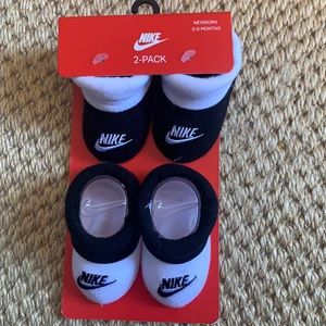 Cute baby Nike socks! Size 0-6months